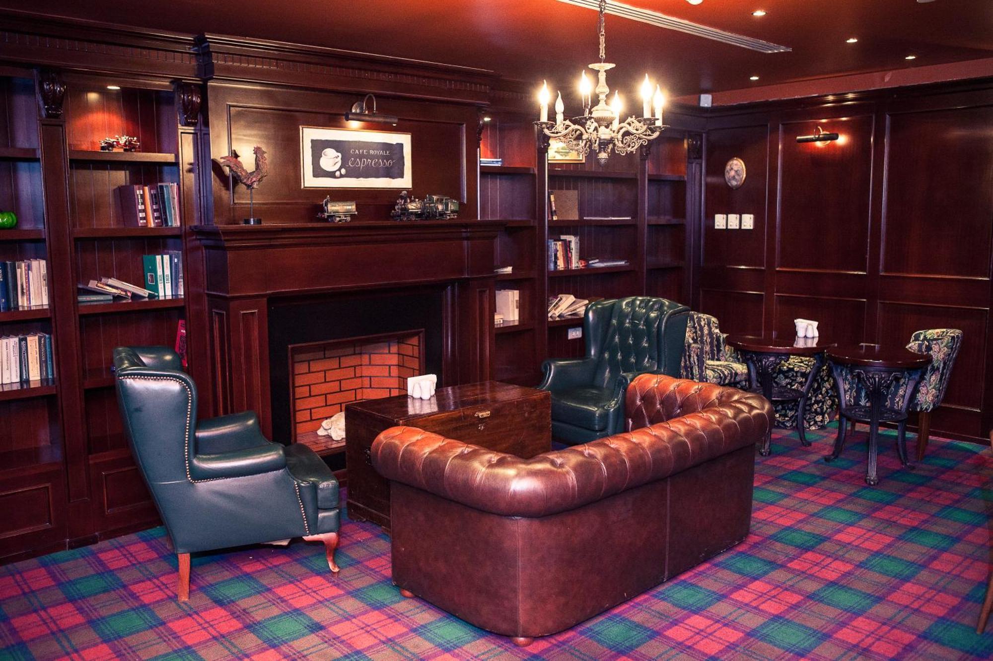Grand Hotel Victory Aktau  Extérieur photo The library at the 2006 PGA Championship